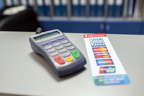 Терминал Visa в клинике Dental Story, оплата всех услуг по безналичному расчету банковской картой
